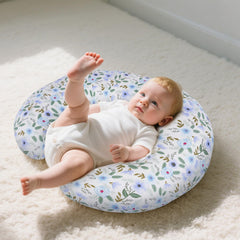 x-vesolje Leaf nursing pillow tummy time support on soft surface