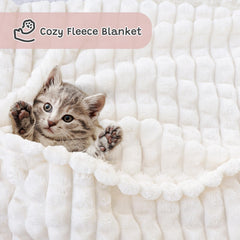Yameishy 3D jacquard blanket grid pattern ideal for travel and on-the-go warmth.