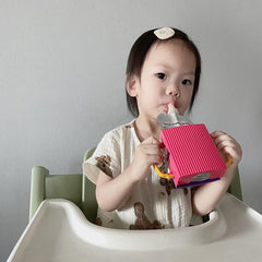 Ynotus anti-squeeze cup holder foldable handle offers easy carrying and compact storage.
