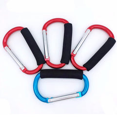 YOTOM foam-handle close-up carabiner prevents slipping during use.