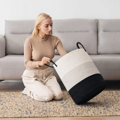 YOUDENOVA 58L capacity stores a week’s clothes with easy transport.