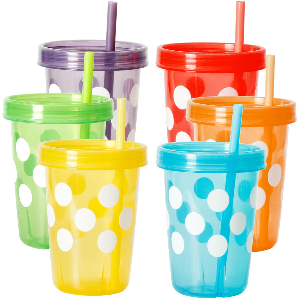 Youngever polka 11oz cups with lids and straws for spill-safe meals.