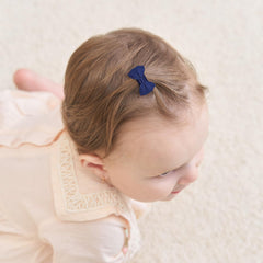 yoyokid baby hairclip bangs clips demonstrates easy bangs clipping for fine hair.
