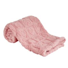 Yurhap fleece baby blanket with heart checkered pattern for cozy naps.