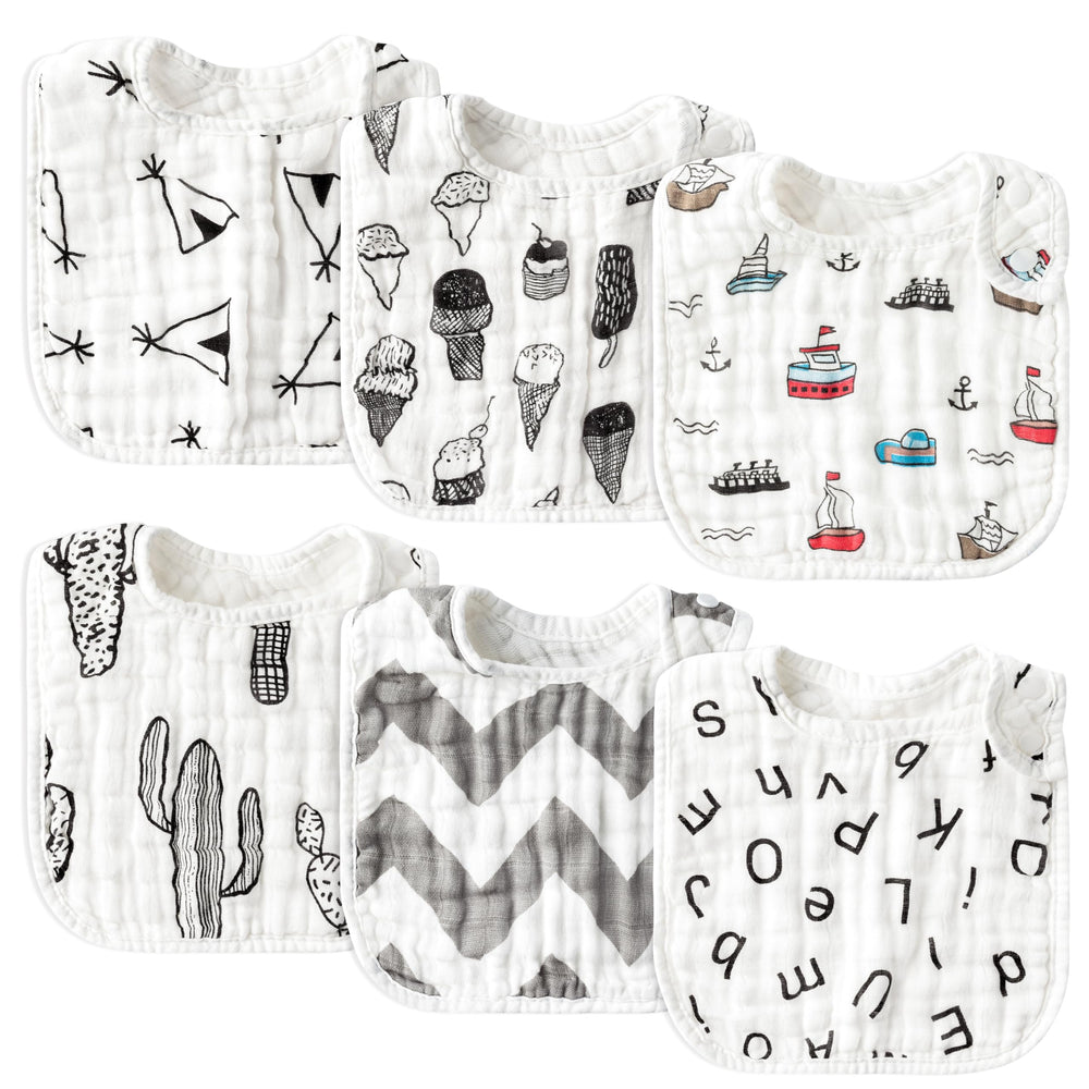 Zainpe ice-cream-pattern bib keeps baby dry during meals and drool sessions.
