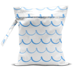 zcyxuuw wet bag 26x32 cm with handle for easy carrying and hanging storage.