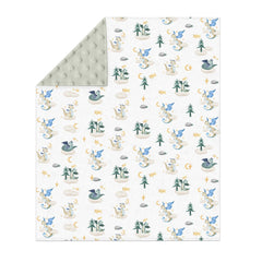 ZoUbqchY double-layer plush blanket keeps baby warm and snuggly.