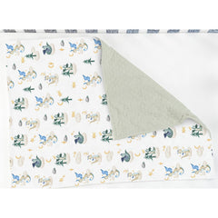 ZoUbqchY dragon-patterns nursery blanket creates a calming sleep space.