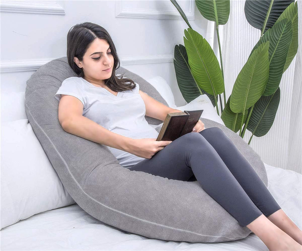 1 MIDDLE ONE pillow demonstrates durability and universal height fit