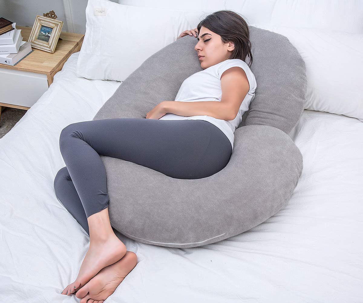 1 MIDDLE ONE pillow offering head and shoulder support for side sleeping