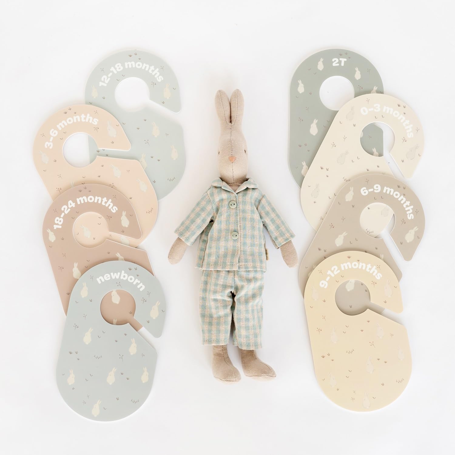 3 Sprouts Rabbit dividers feature a neutral design that fits any nursery