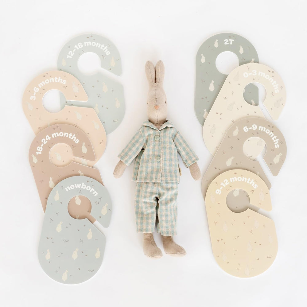 3 Sprouts Rabbit dividers feature a neutral design that fits any nursery