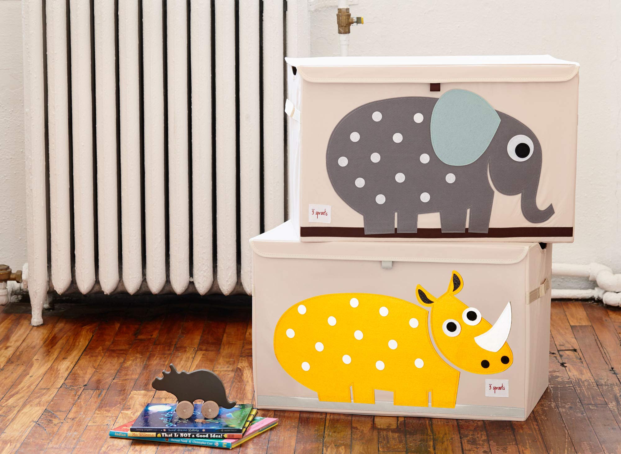 3 Sprouts toy chest easy-clean polyester design for quick wipe-down after playtime.