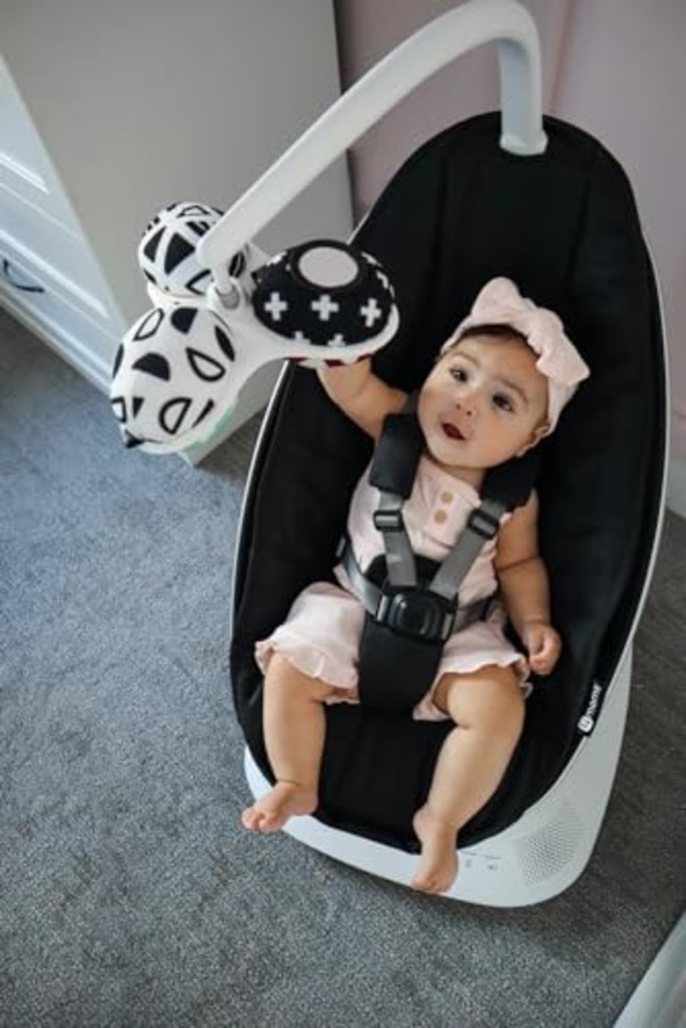 4moms MamaRoo Bluetooth app control view enabling remote motion and sound adjustments