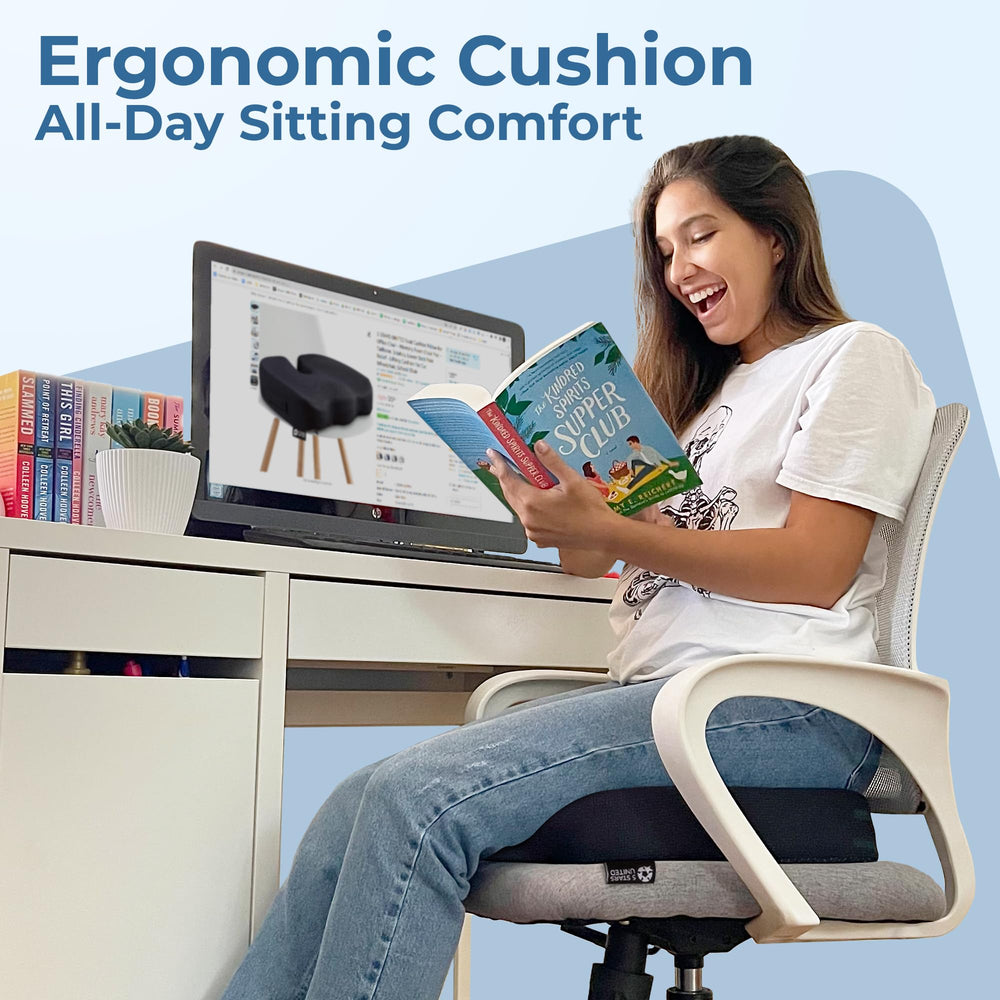 5 STARS UNITED cushion in car demonstrates on-the-go comfort