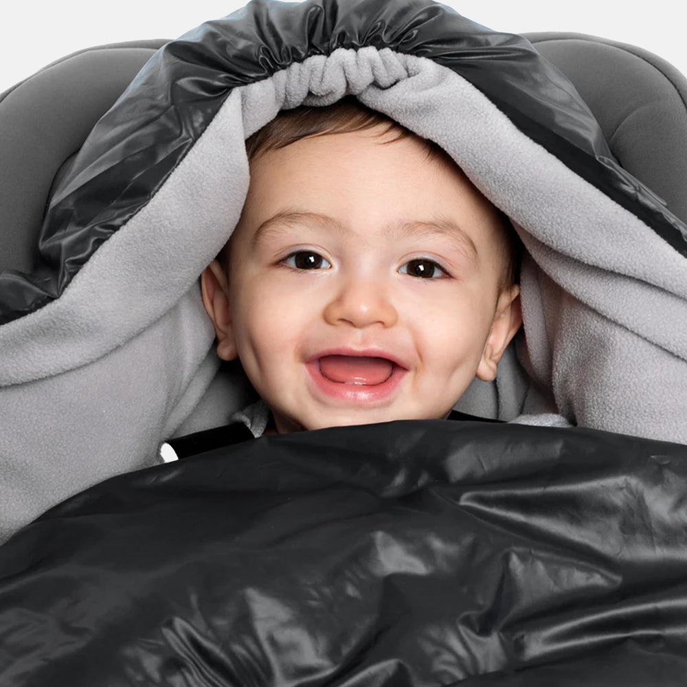 7AM car seat blanket is machine washable for easy care after outings.