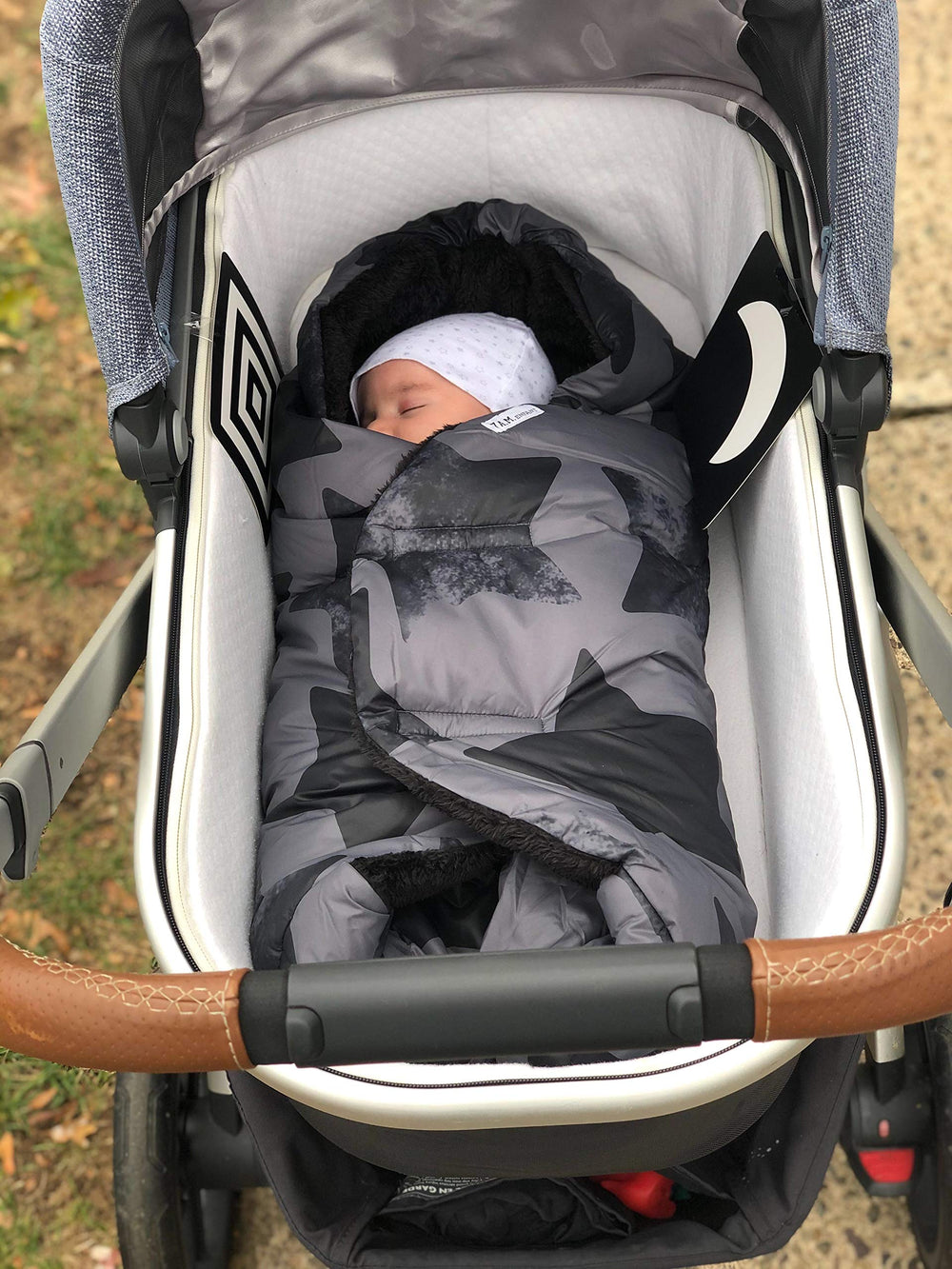 7AM Enfant Nido car seat compatible wrap for easy on off.