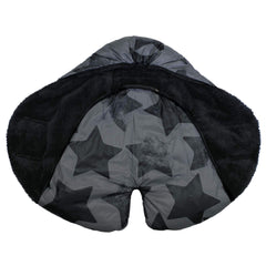 7AM Enfant Nido hooded design shields against drafts during rides.