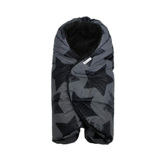7AM Enfant Nido quilted car seat cover with hooded plush lining for cozy protection.
