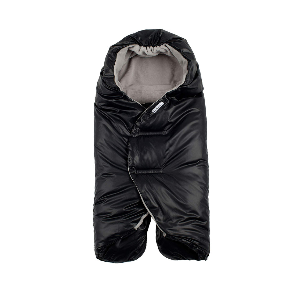 7AM Enfant Nido quilted cover left view with harness access and warmth
