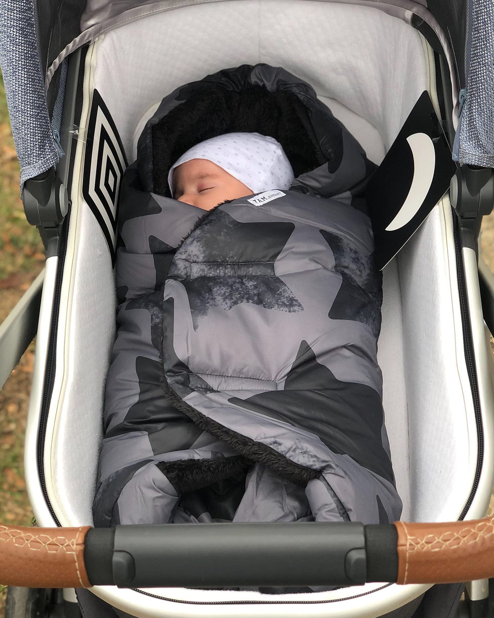 7AM Enfant Nido stroller ready cocoon for on the go comfort.