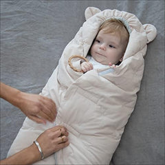 7 A.M. Enfant soft micro-fleece interior for gentle baby contact during rides