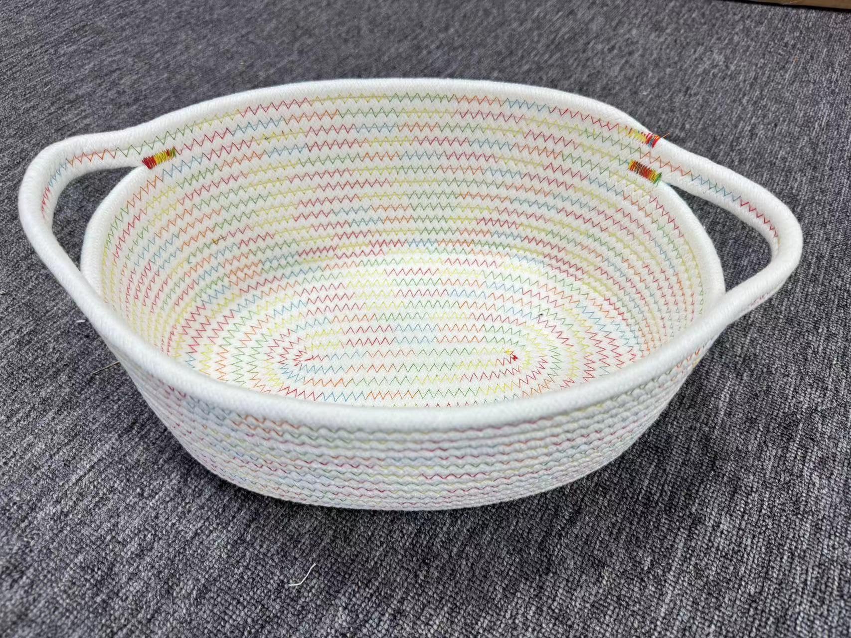 ABenkle foldable-arrival basket can be reshaped with towels.