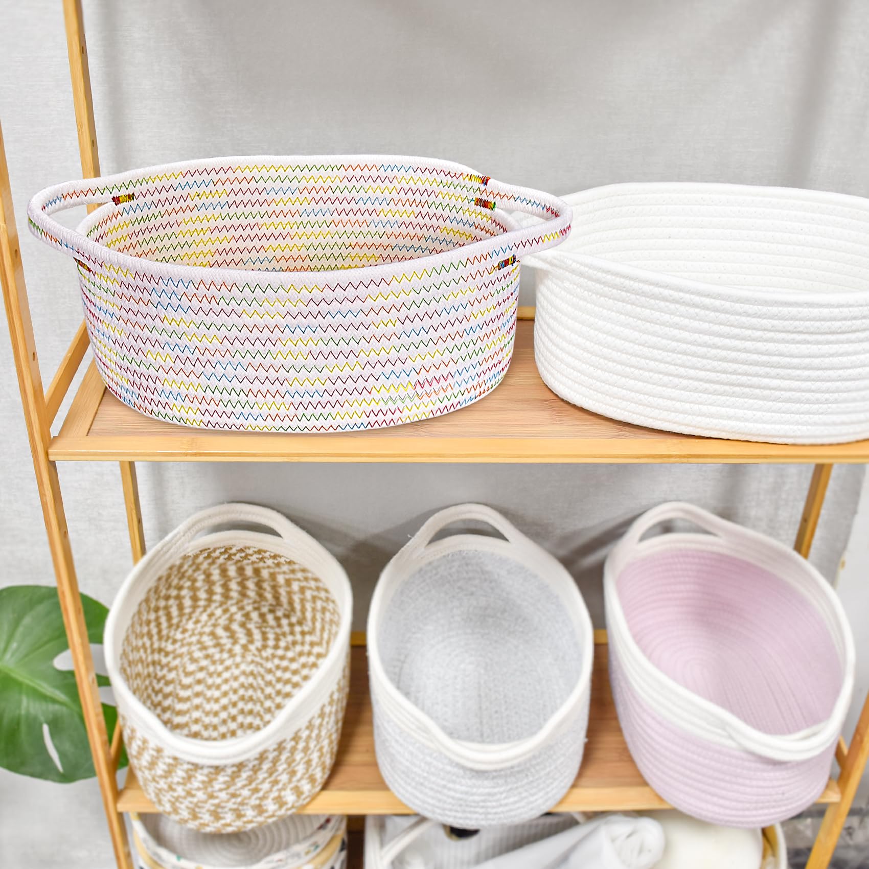 ABenkle gift basket with handles is great for gifting.