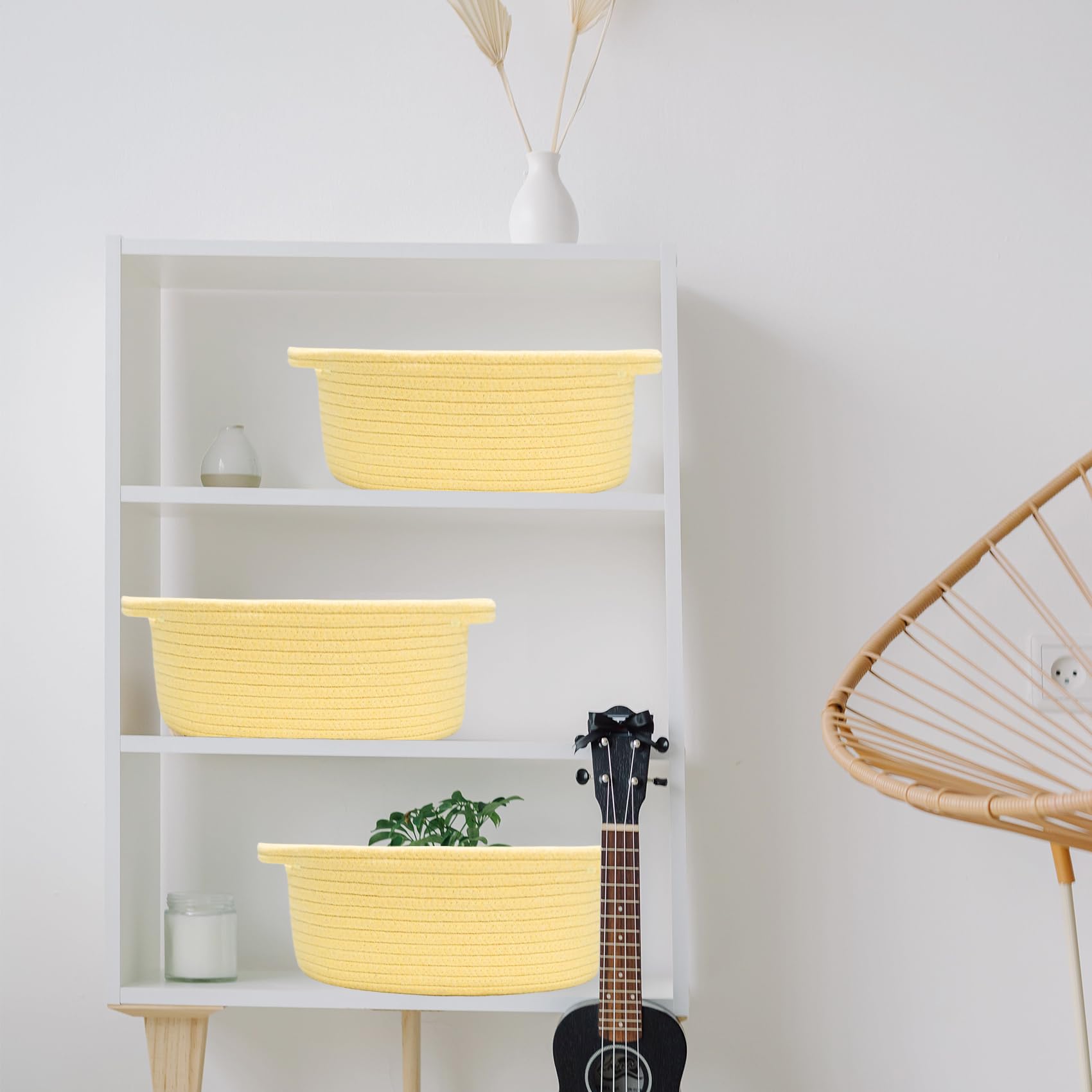 ABenkle open-top storage basket for quick item access