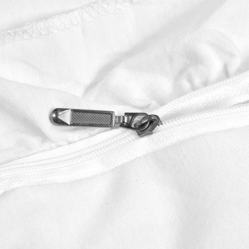 ABREEZE edge lock stitching maintains shape and prevents loose threads
