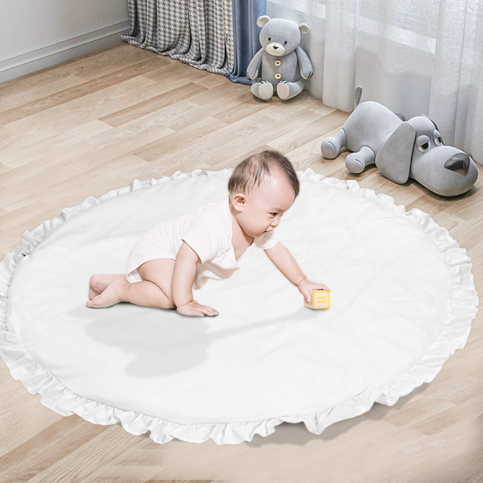 ABREEZE round mat 100 cm diameter offers ample space for early exploration