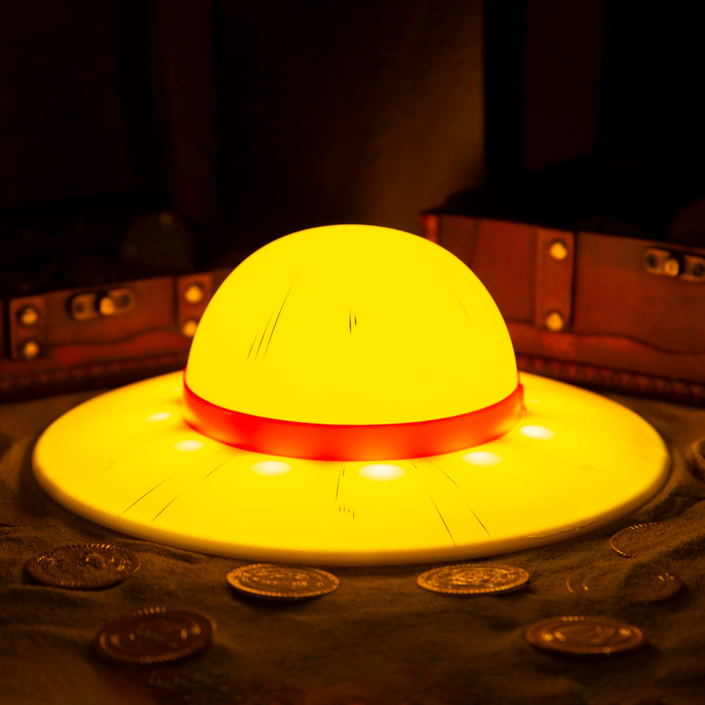 ABYSTYLE One Piece Straw Hat Lamp measures 25cm for compact placement.
