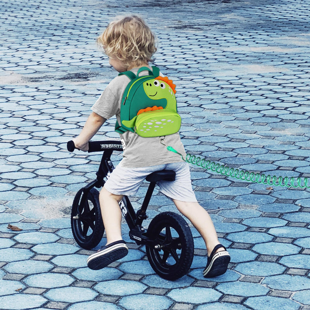 Accmor adjustable-shoulder-strap provides a snug fit for growing toddlers.