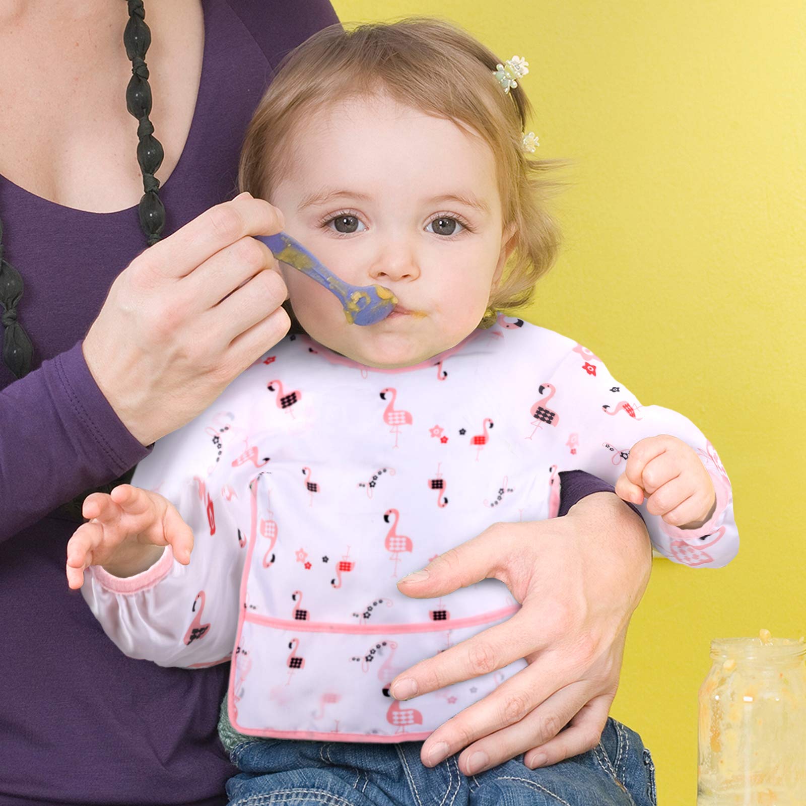 Accmor catch-all pocket catches crumbs and drips.