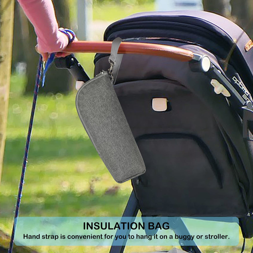 Accmor sturdy steel zipper seals the bag for better insulation.