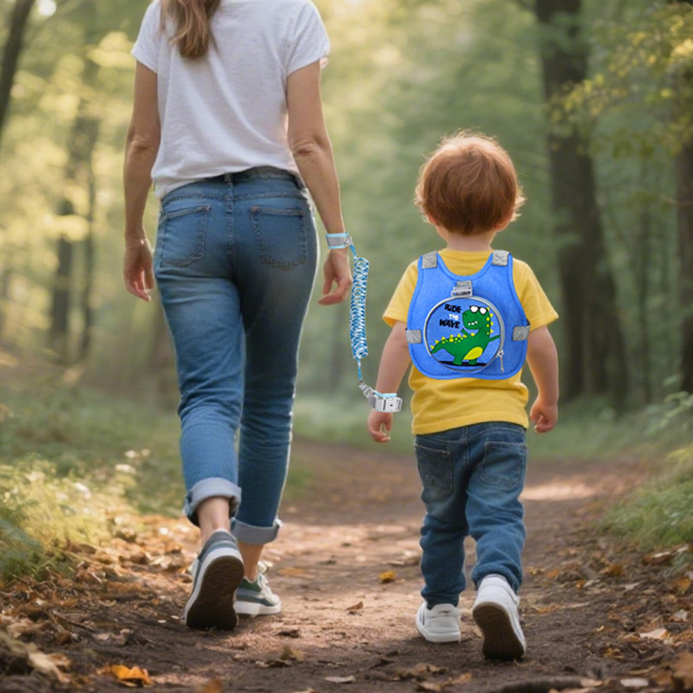 Accmor breathable cotton-mesh back panel keeps little one cool during busy outings.