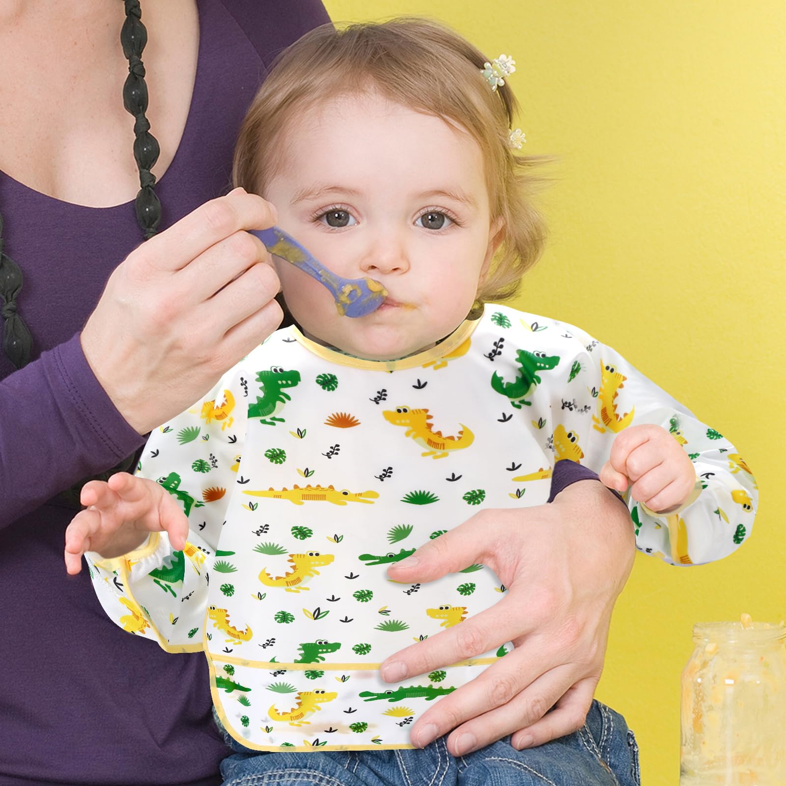 Accmor catch-all pocket filled with crumbs and snacks