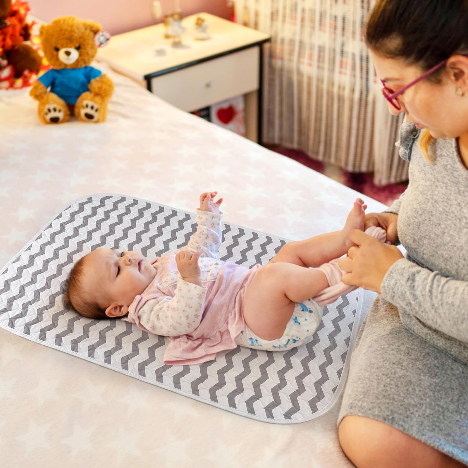Accmor changing pad waterproof top view demonstrates reliable surface protection during diaper changes.
