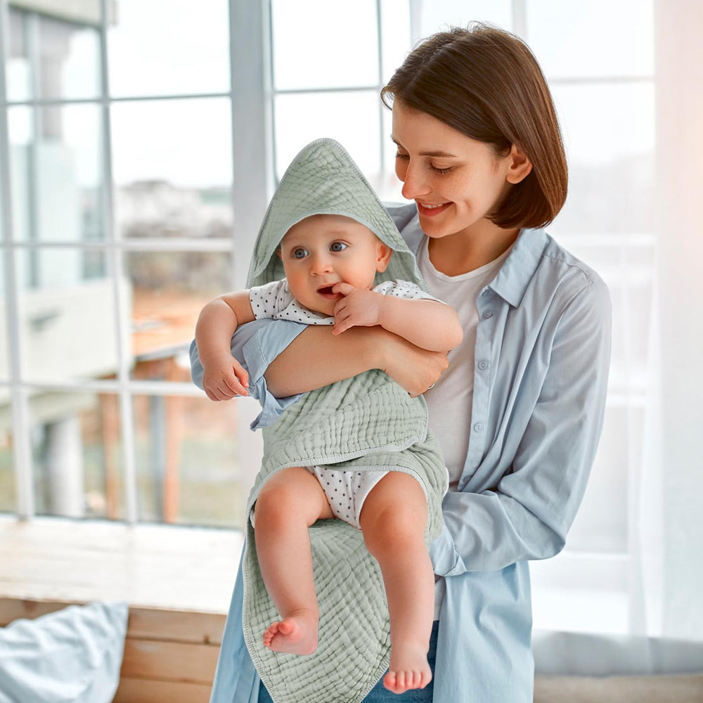 Accmor hooded-towel-stroller-cover—versatile wrap for on-the-go comfort.