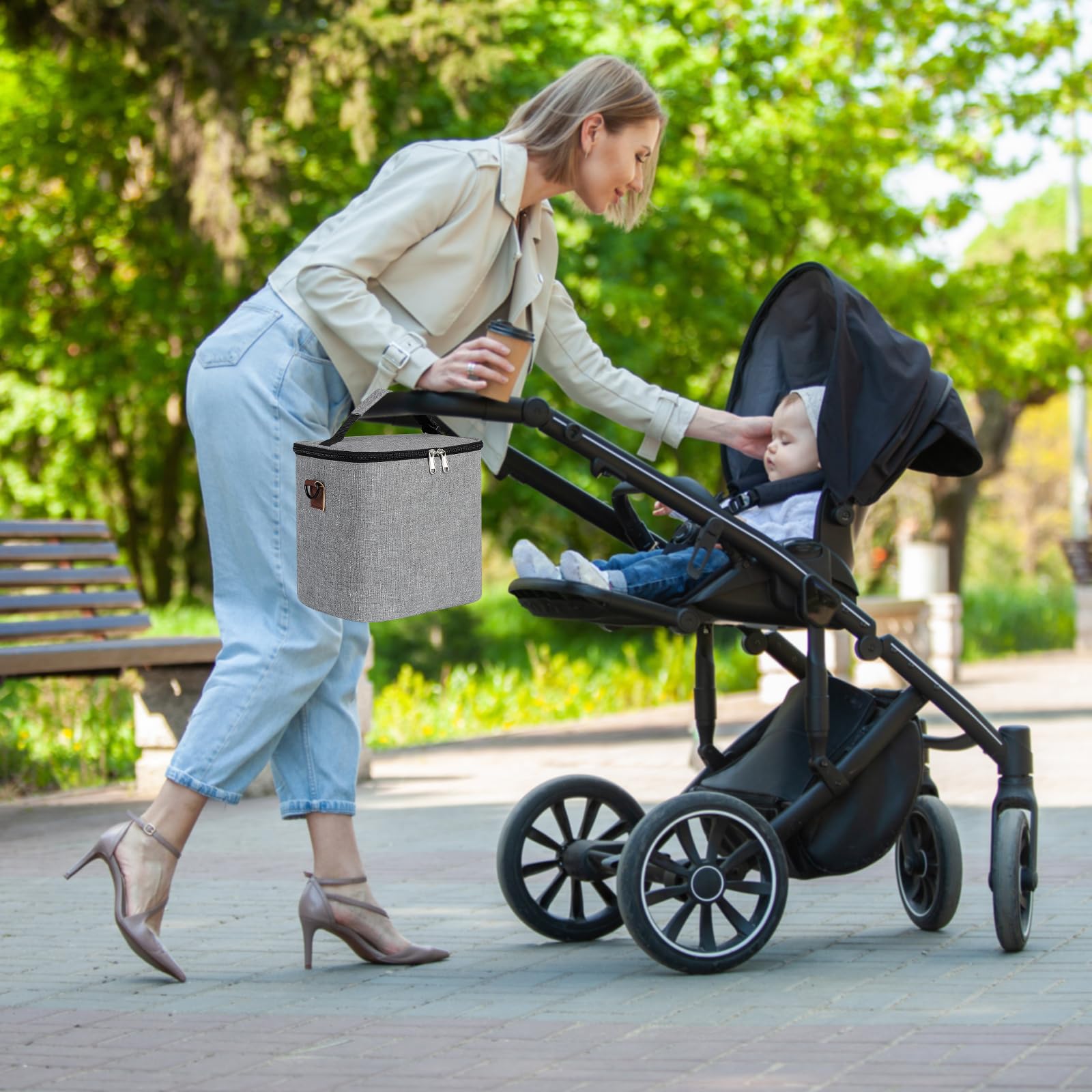 Accmor insulated tote doubles as a lunch bag for busy workdays.