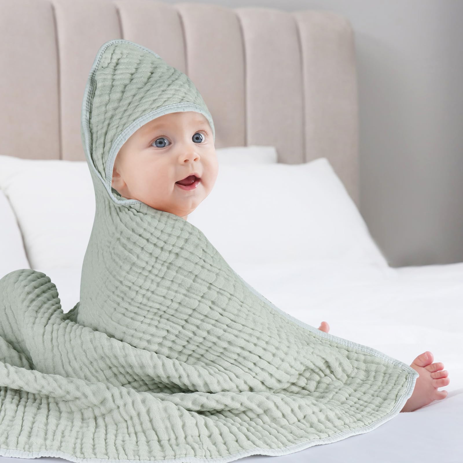 Accmor muslin-cotton-closeup-soft-weave—breathable fabric for gentle drying and baby comfort.