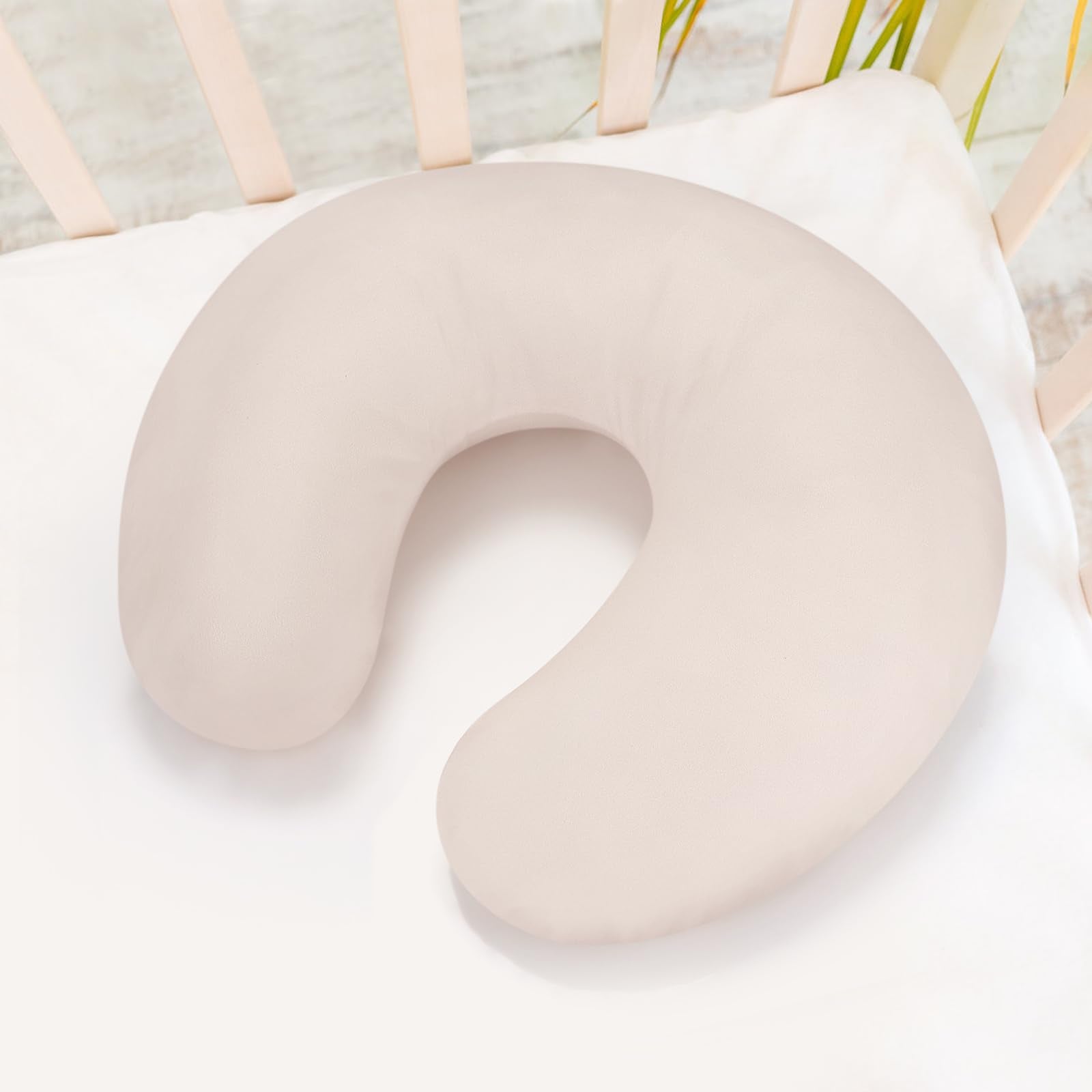Accmor nursing pillow cover skin-friendly fabric ideal for sensitive baby skin.