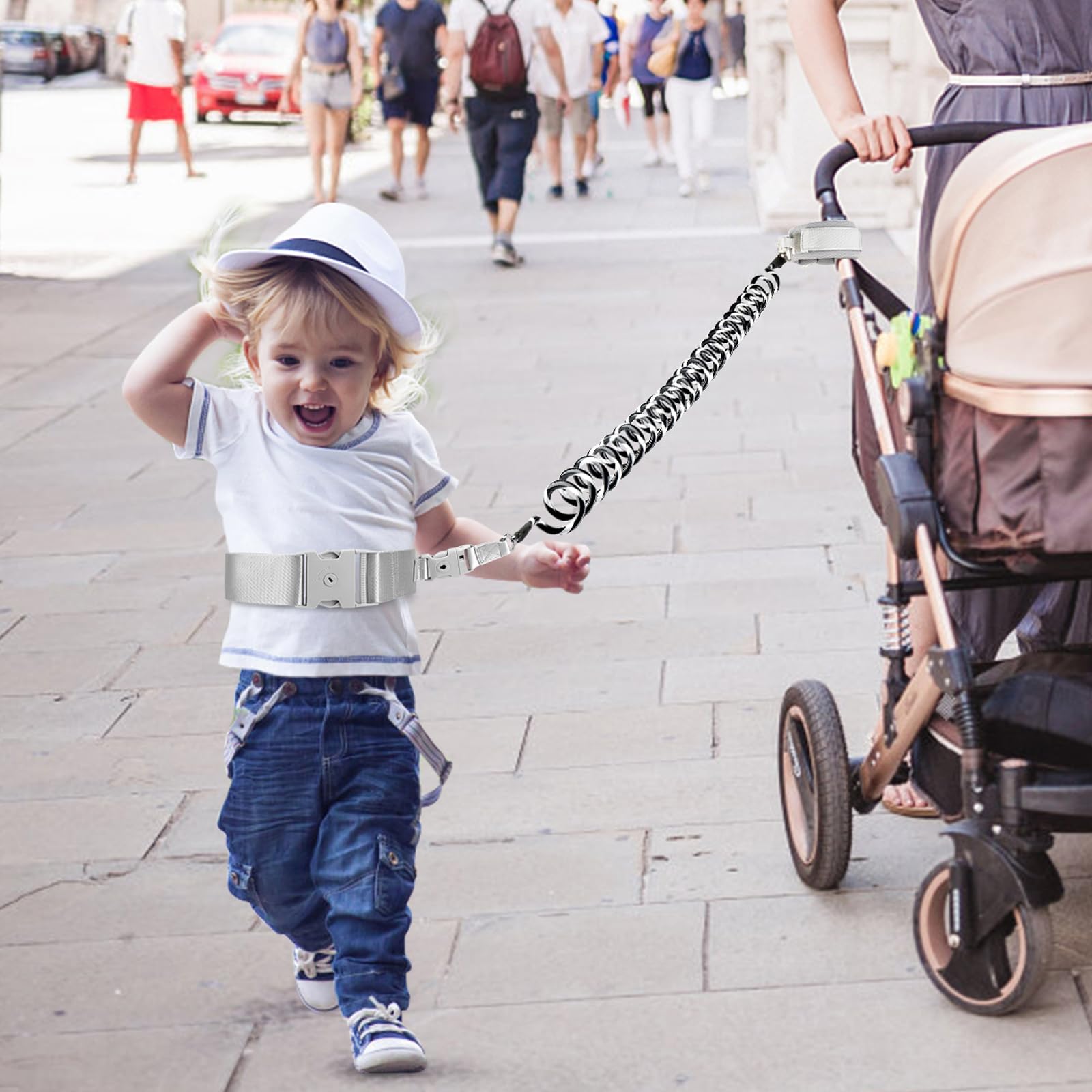 Accmor outdoor travel harness enables hands-free supervision in crowds.