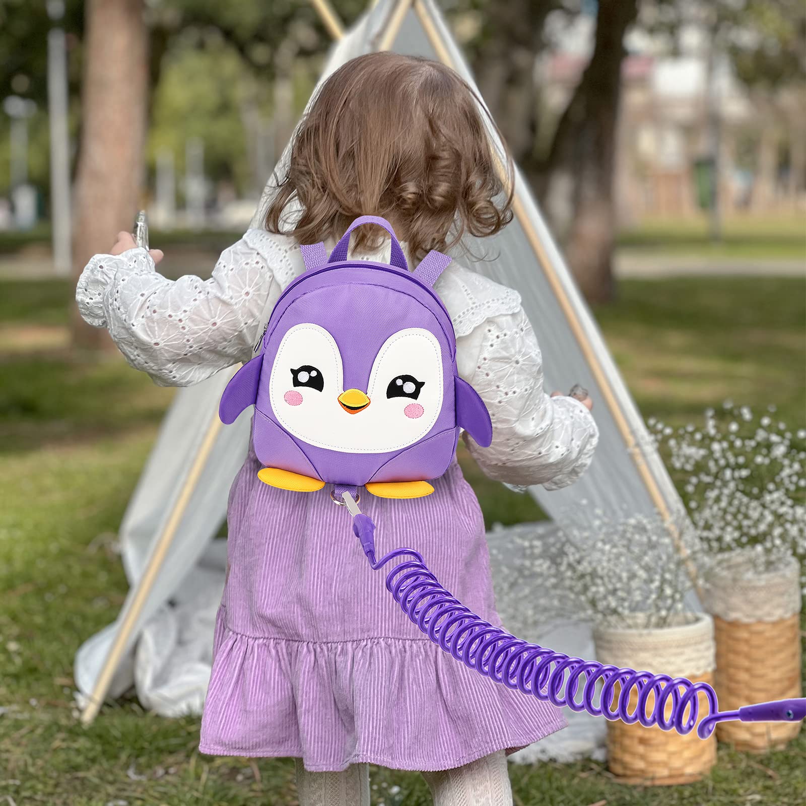 Accmor park and travel-ready backpack supports easy outings with little ones.