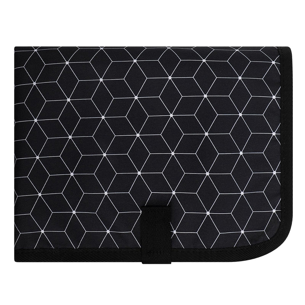 Accmor PEVA inner lining provides a water-resistant surface for quick cleaning.