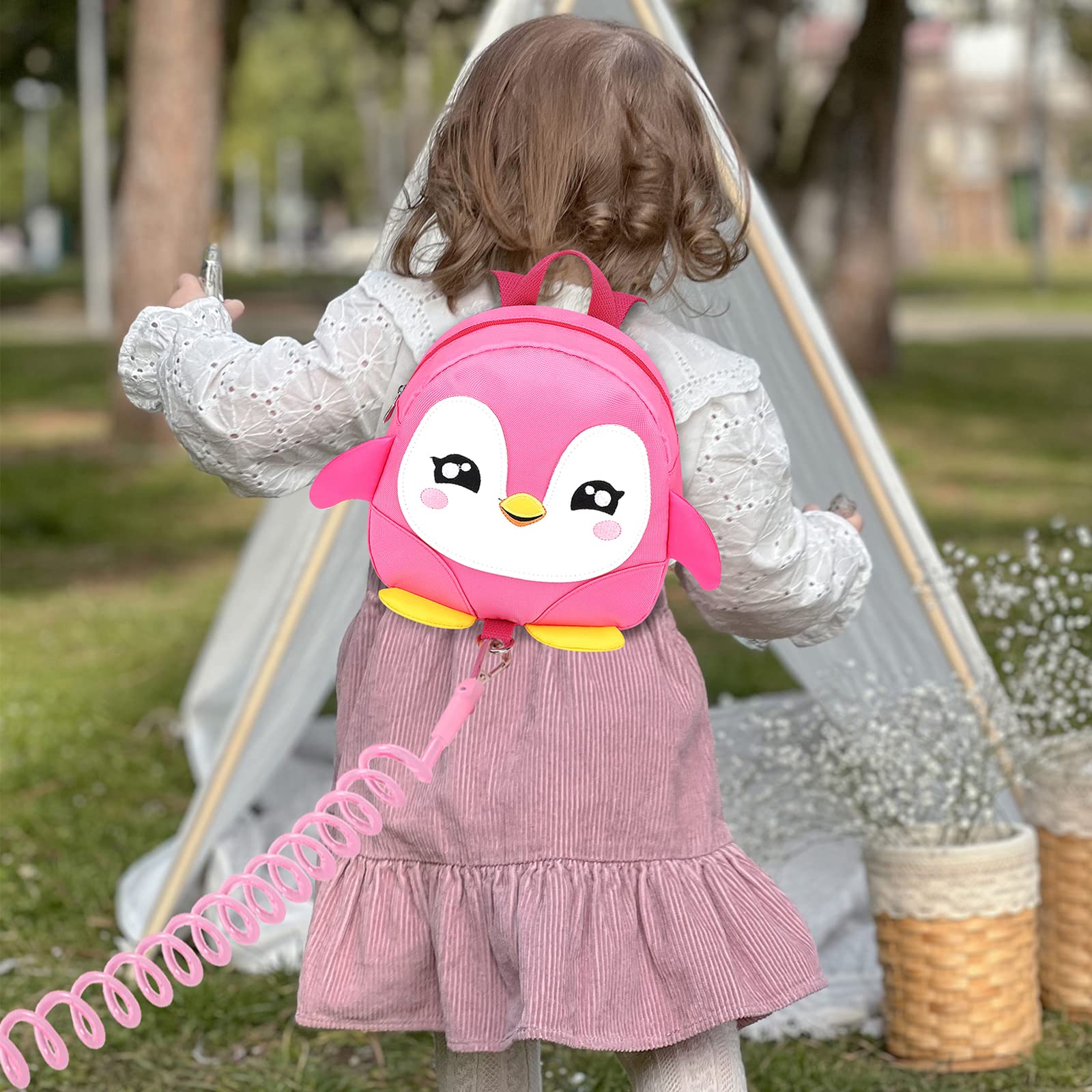 Accmor pink toddler backpack close-up shows cute design and grip.
