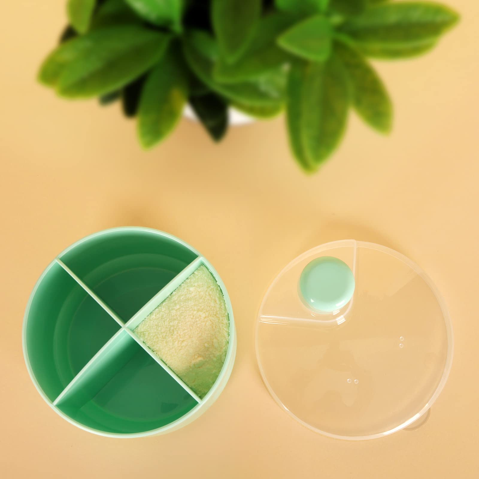 Accmor rotating non-spill lid demonstrates secure seal during movement.