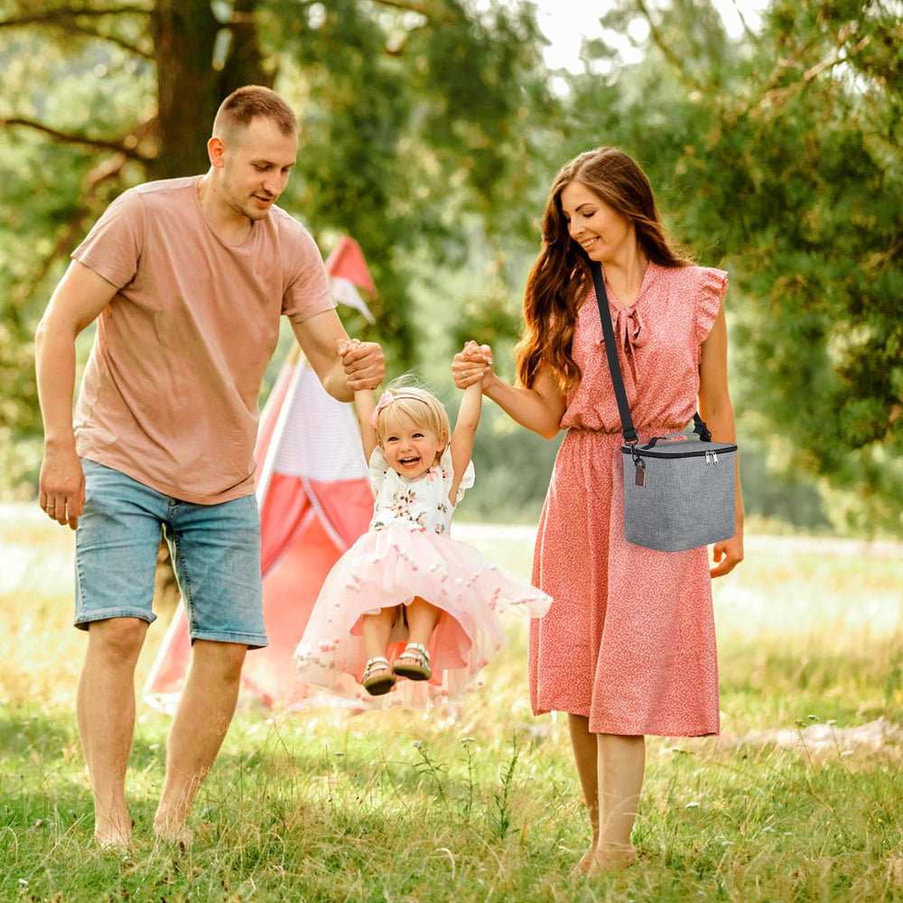 Accmor stroller clip-ready design lets you hang the bag during shopping trips.