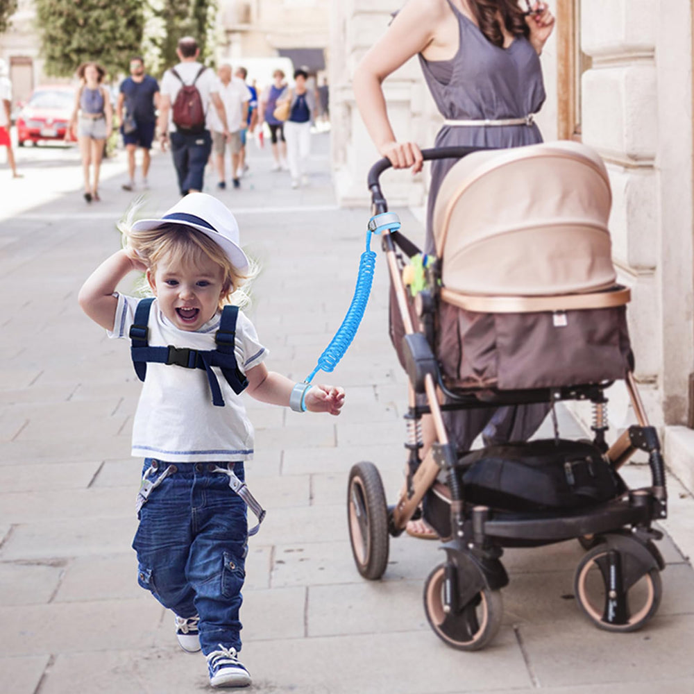 Accmor breathable mesh back panel showcases cooling comfort during outings