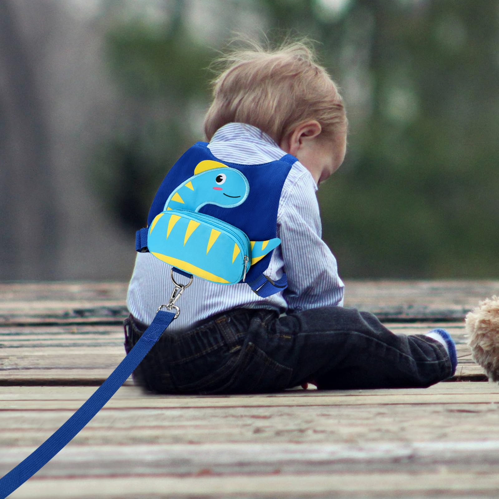Accmor toddler harness blue wristband offers soft padding for family outings.